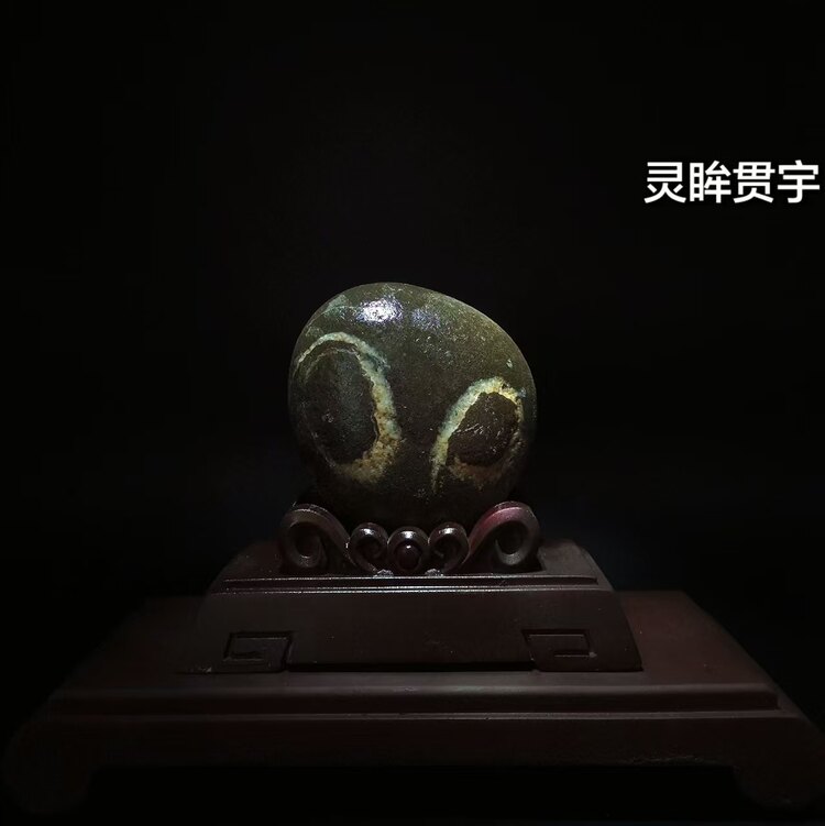 孤品人物画面石摆件
