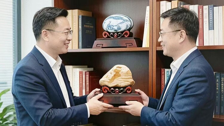 全国奇石陈设行业场景升级，金石轩以北京总部基地赋能全域服务